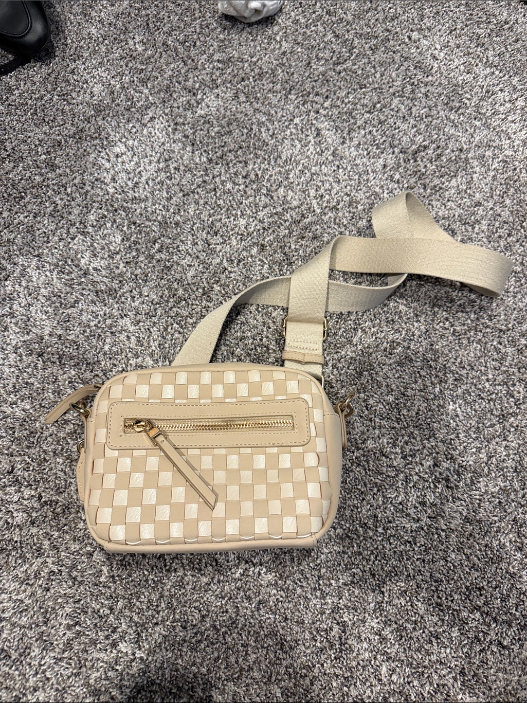 Universal Thread Beige Woven Crossbody Bag With Adjustable Strap